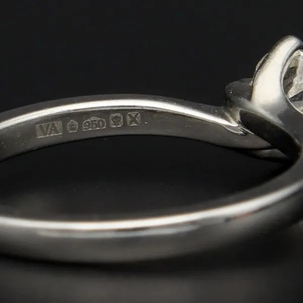 Platinum Solitaire Diamond Ring | G/H VS2 | Twist Setting | Size K