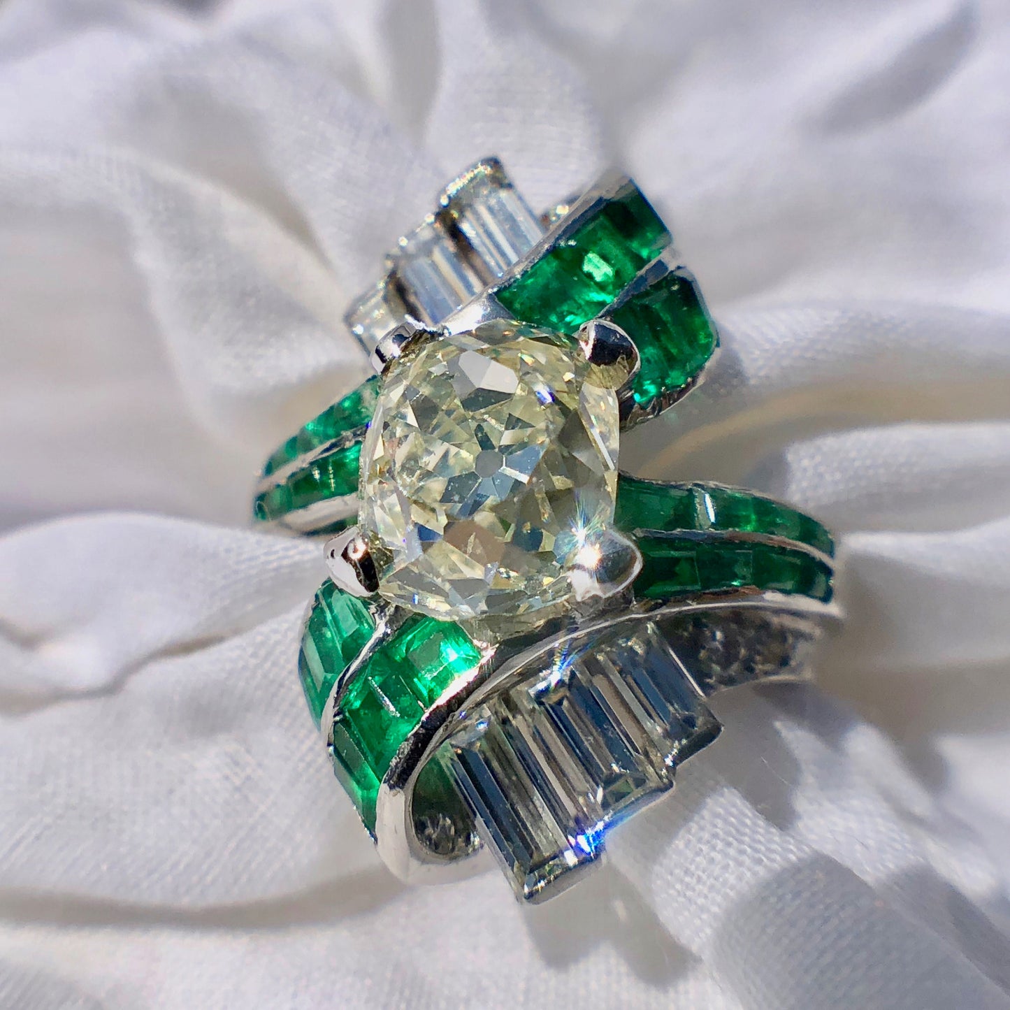 Antique Art Deco Emerald Diamond Ring, Birthstone May Emerald, Emerald and Diamond Ring, Old Cut and Baguette Diamond Ring