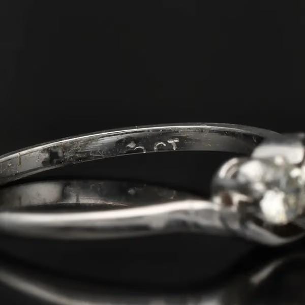 White Gold Three-Stone Diamond Ring - Twist Setting - Size K1/2